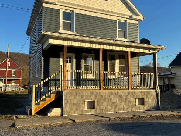 2054 Riddle Ave, Tyrone, PA 16686