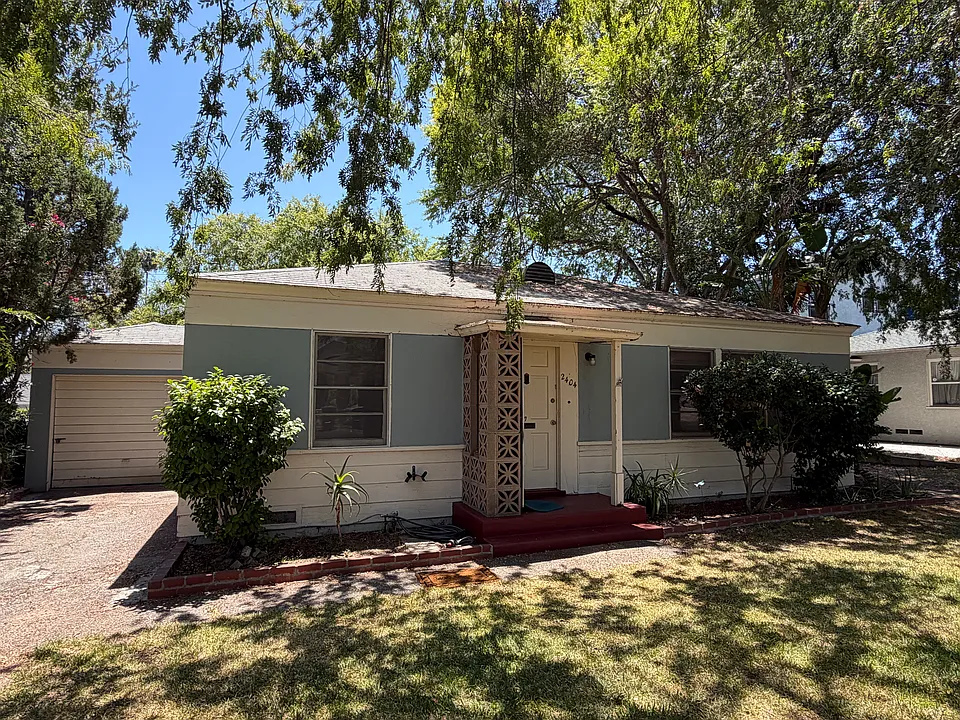 2404 Cooley Pl