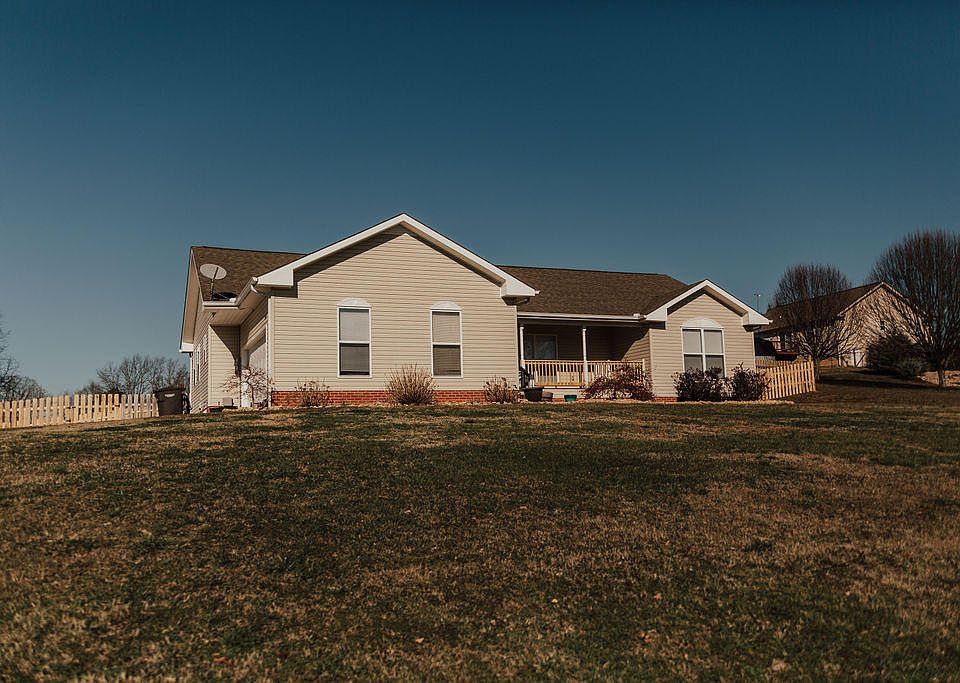 1st image of 128 Uphill Dr