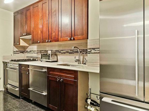 5th image of 420 E 64th St APT W6h
