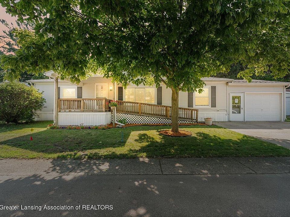 1st image of 20 Hawthorne Ln