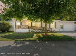 20 Hawthorne Ln, Mason, MI 48854