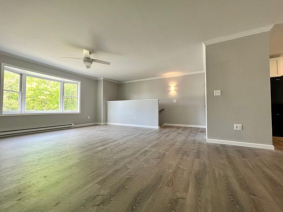 4th image of 10 Hillside St #B