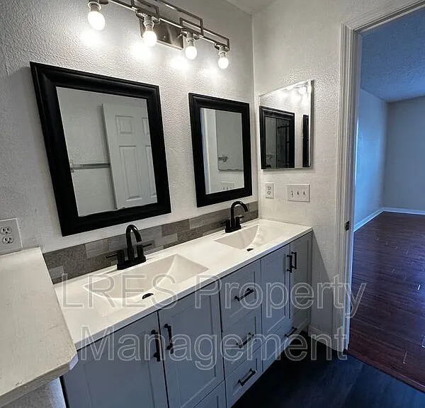 2825 Cliffe Ct — Photo 23