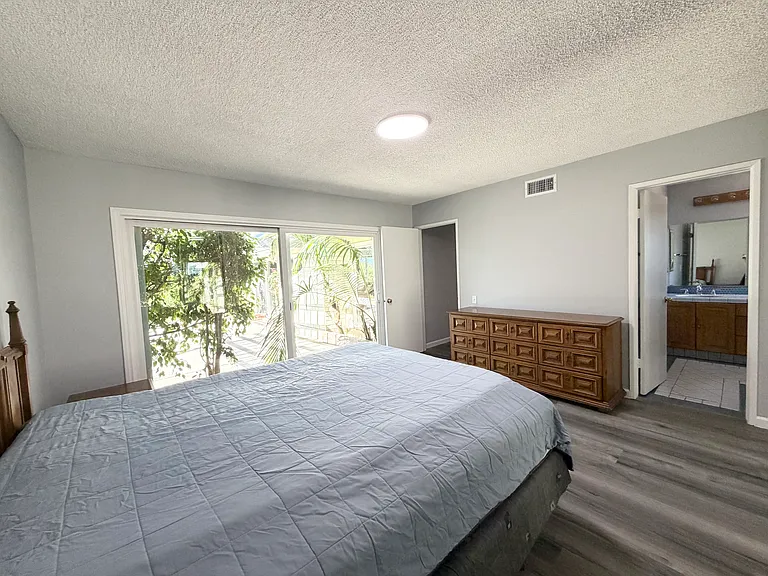 16643 Silktree St — Photo 12