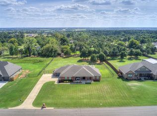200 Meadow Lark Ln, Blanchard, OK 73010