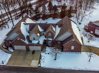 9509 Kingsway Cir, Clarkston, MI 48348