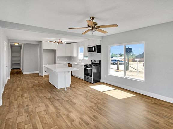 4th image of 4440 Live Oak Ave