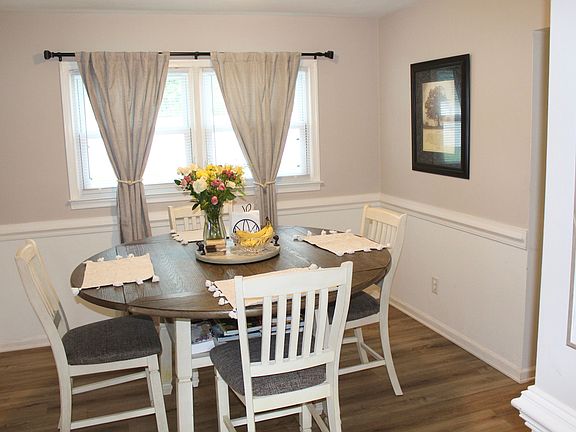 3rd image of 5316 Thornbury Ln