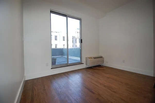 Rented by REAL New York | media 19
