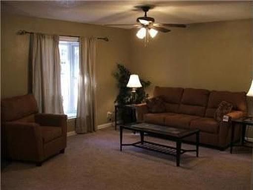 4th image of 12821 Winchester Ave
