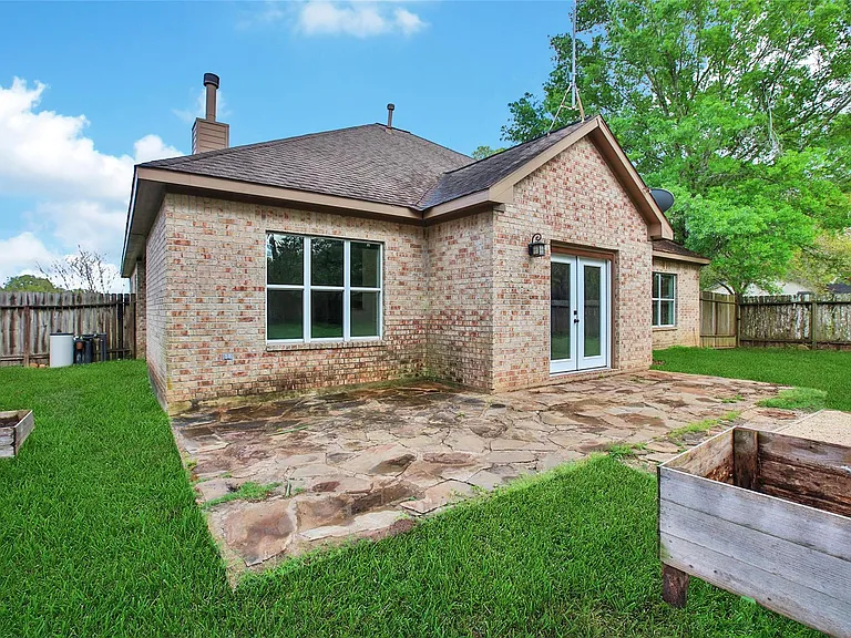 15575 Kitty Hawk Dr — Photo 33