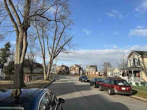 5th image of 209 3rd Ave