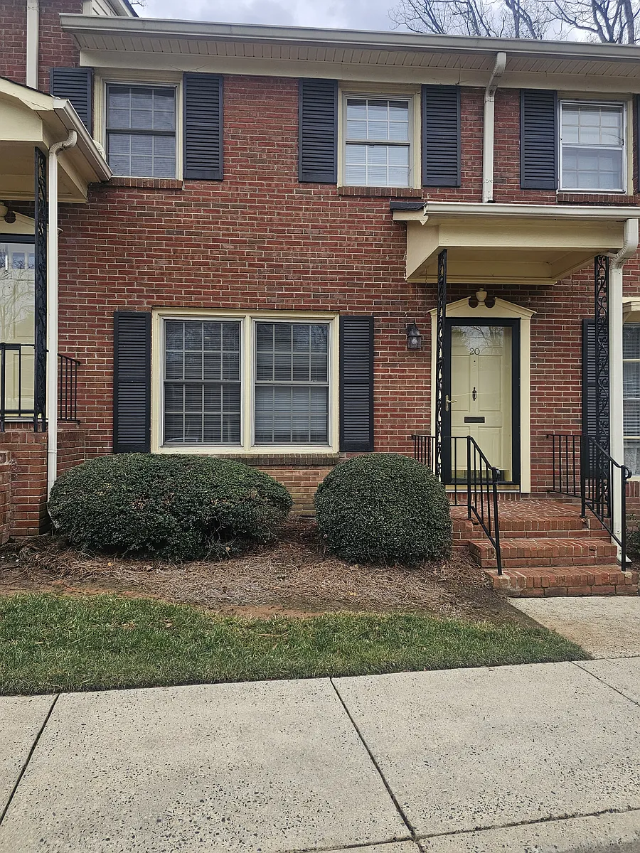 Building Photo - 623 S New Hope Rd