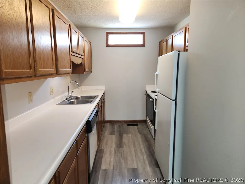 3 bed, 2.0 bath, 1262 sqft, $1,500 — Photo 4
