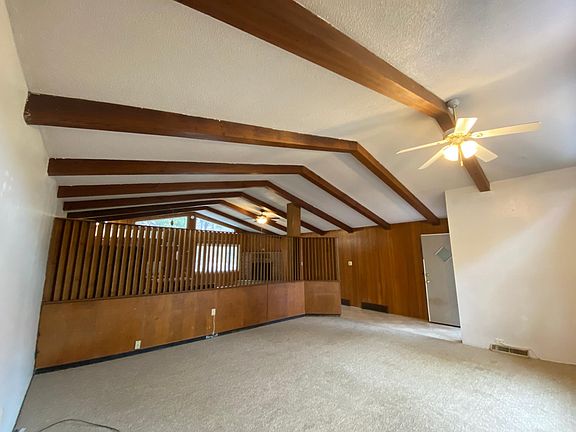 3rd image of 1030 Park Dr