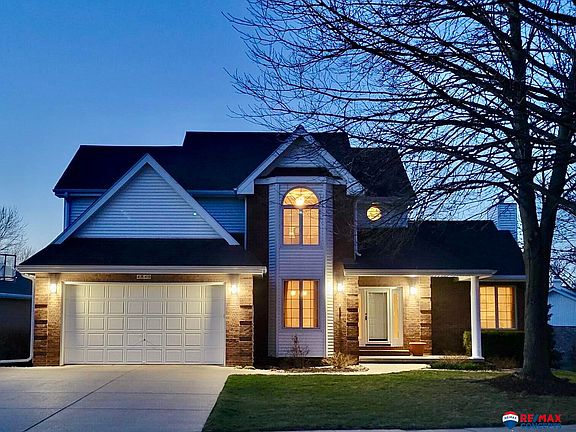 3rd image of 4840 Birch Hollow Dr
