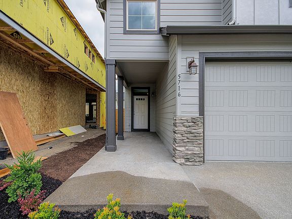 2nd image of 5716 NE 47th St