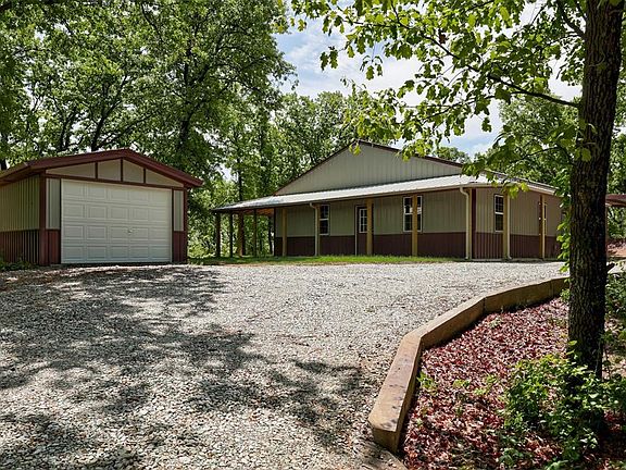 2nd image of 129 Silverwood Ln