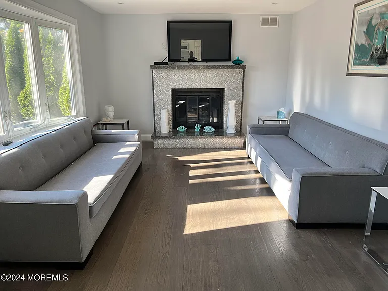 80 Cooper Ave — Photo 3