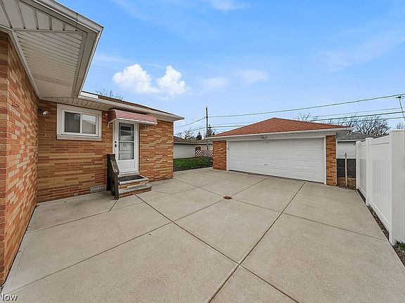 4th image of 4882 Southwood Dr