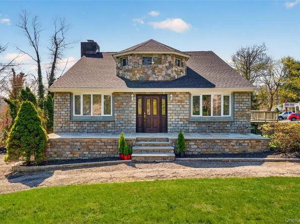 24 Old Knollwood Road, White Plains, NY 10607