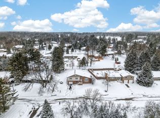 18 Westvale Dr, Bracebridge, ON P1L 1B5