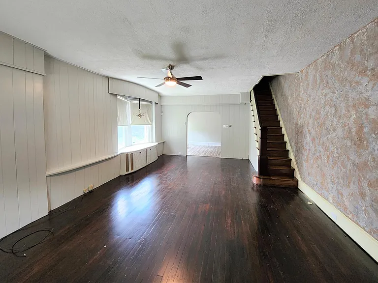 24 Reading Ave #1 — Photo 3