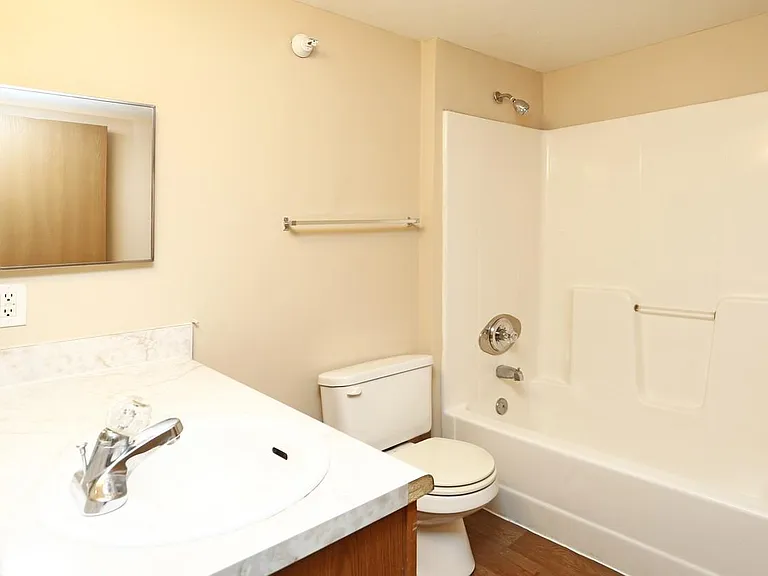 Residences at Fox Pointe — Photo 5