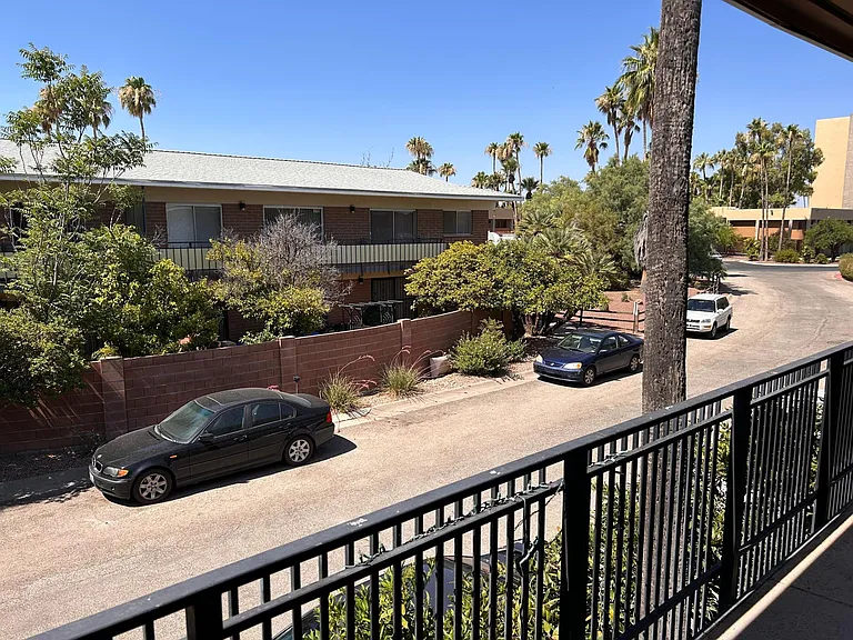 3940 E Timrod St — Photo 14