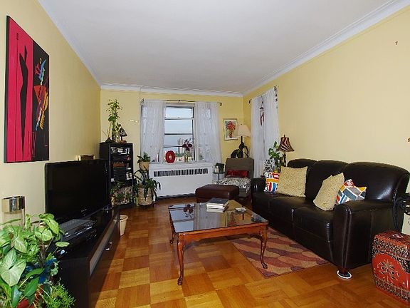 3rd image of 474 W 238th St APT 6C