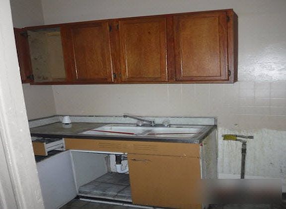4th image of 7425 S Harvard Ave