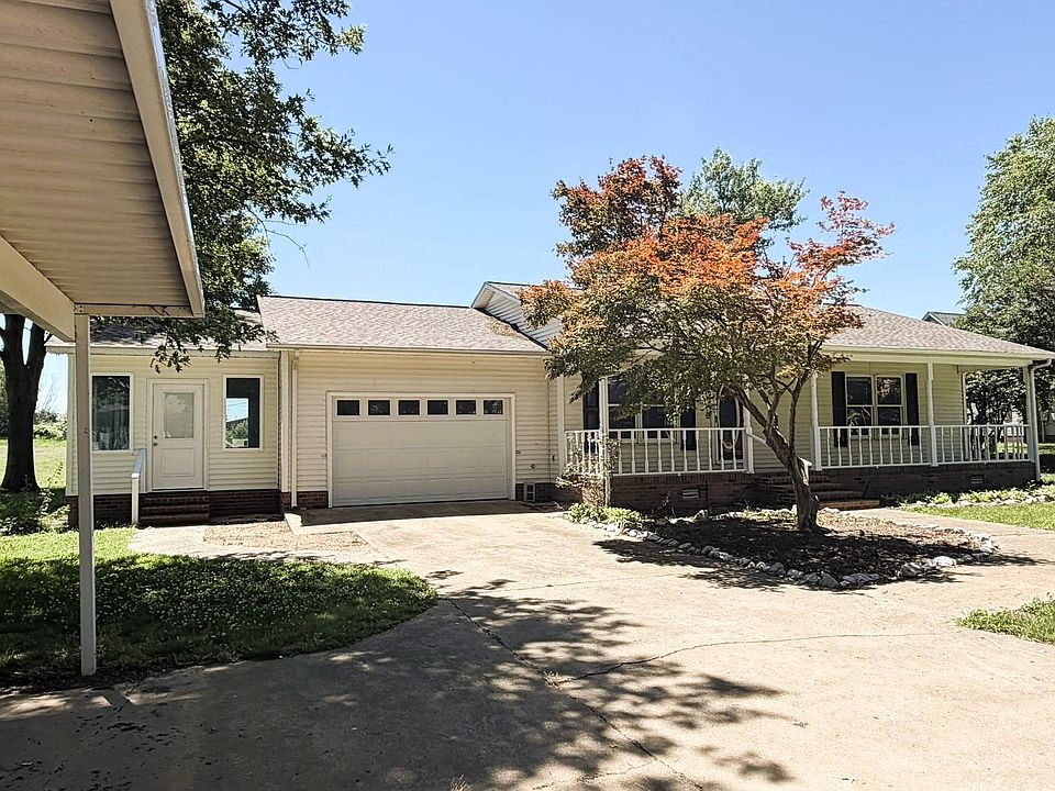 1st image of 926 Lake Dr