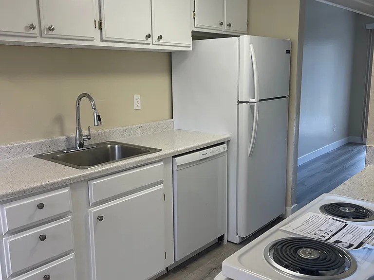 Matanzas Garden Apartments — Photo 24