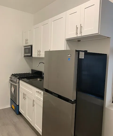 98 Charlton St #17 — Photo 5