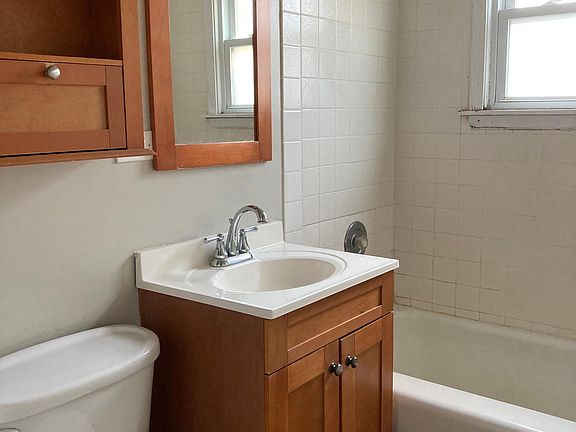 3rd image of 6537 167th St