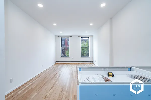 Rented by LIX Real Estate LLC | media 19