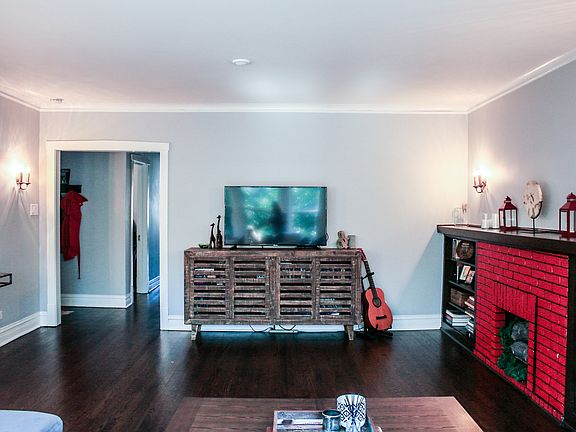 3rd image of 4741 N Washtenaw Ave #3