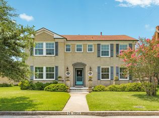 36 Cedar Lawn Cir, Galveston, TX 77551