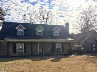 2400 Sugar Hill Rd, Texarkana, AR 71854
