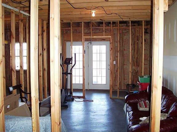 Full Unfinished Basement!