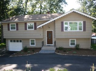52 Fountain Dr, Ringwood, NJ 07456