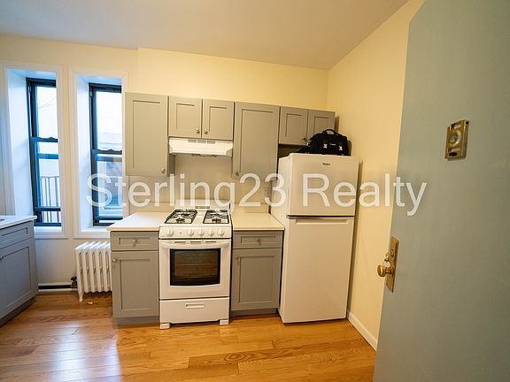 3rd image of 2390 29th St APT 10