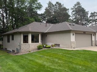 527 Woodside Ct, Shakopee, MN 55379
