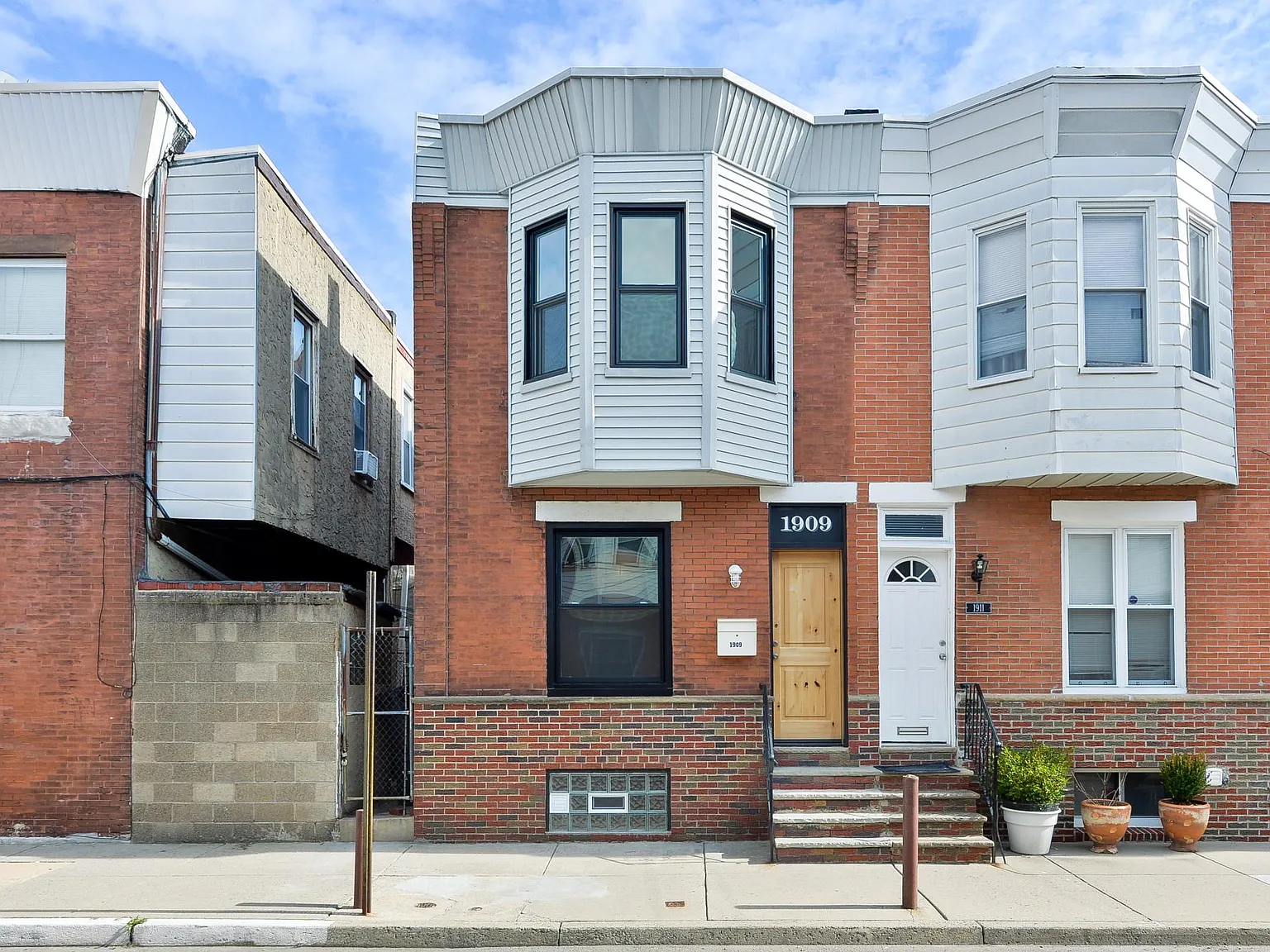 3 bed, 1100 sqft, $1,850 — Photo 4