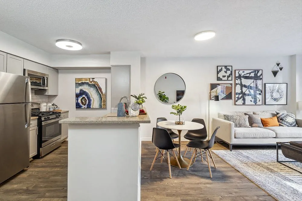 Sofi At 50 Forest — Photo 1