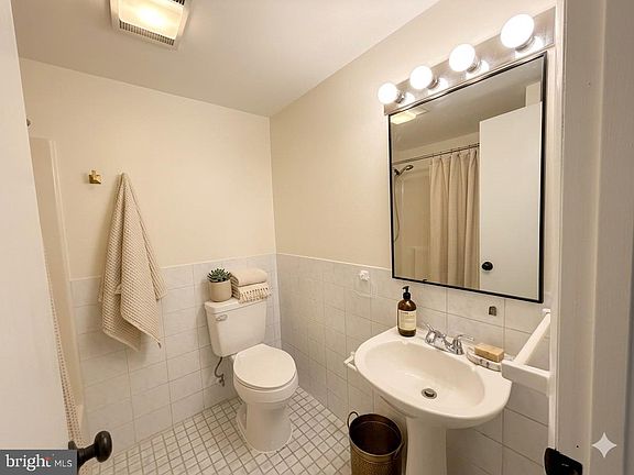 3rd image of 7629 Huron Dr