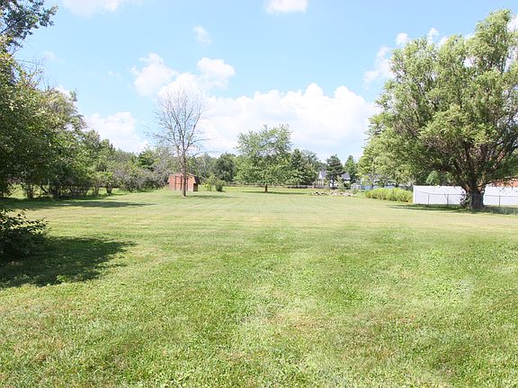 3rd image of 570 West Dr