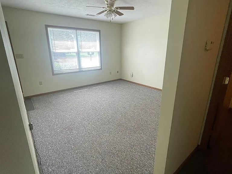 218 Southern Dr — Photo 17