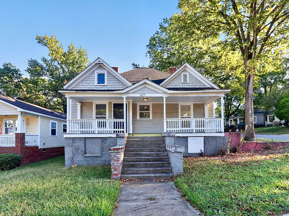 823 Parkwood Ave